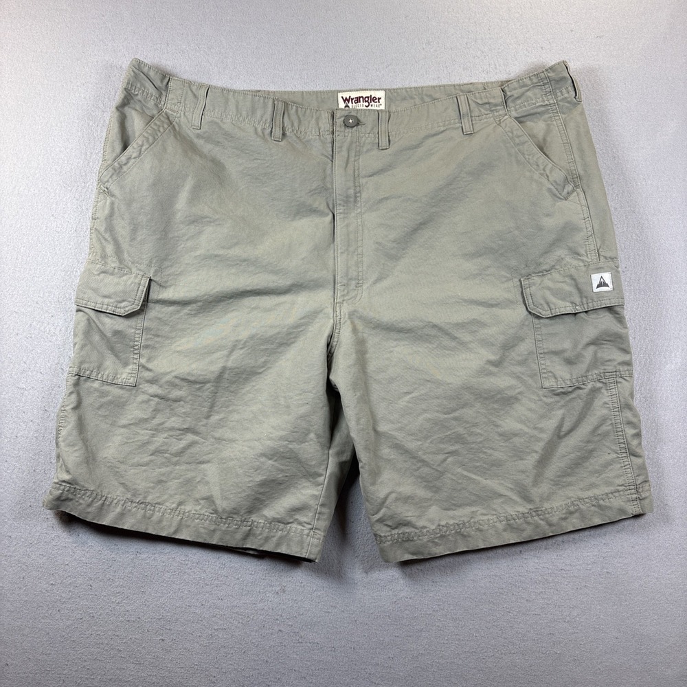 Wrangler Rugged Wear Cargo Shorts Men Green Size 50 Workwear Pockets